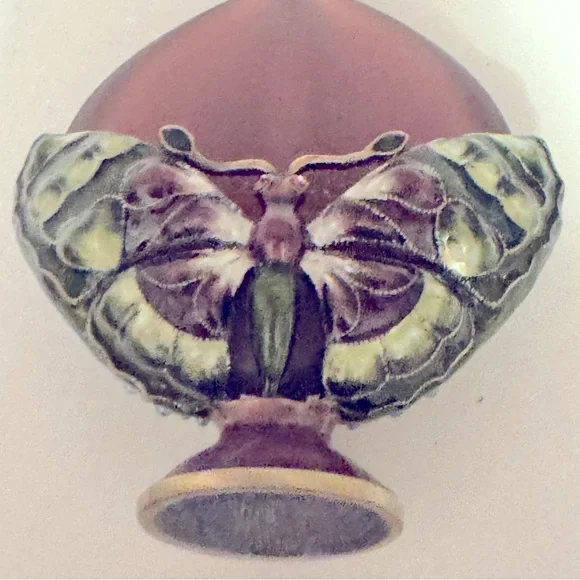 Jeweled Vintage Inspired Butterfly Crystal Perfume Bottle Atomizer - Picture 8 of 9